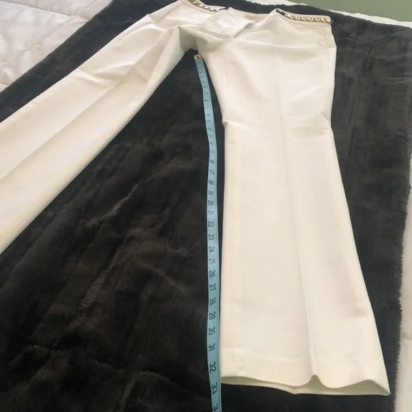 Michael Michael Kors white pants w decorative gold & brown half belt dry cleaned - Picture 2 of 13